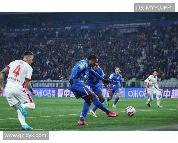 中超联赛蓄势待发 新赛季球队阵容与竞争格局全面解析